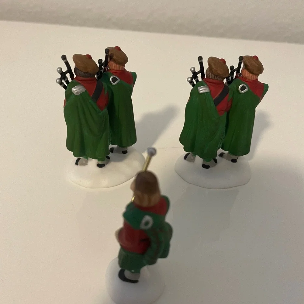 Department 56 Ten Pipers Piping 12 Days of Christmas Dickens Village‎